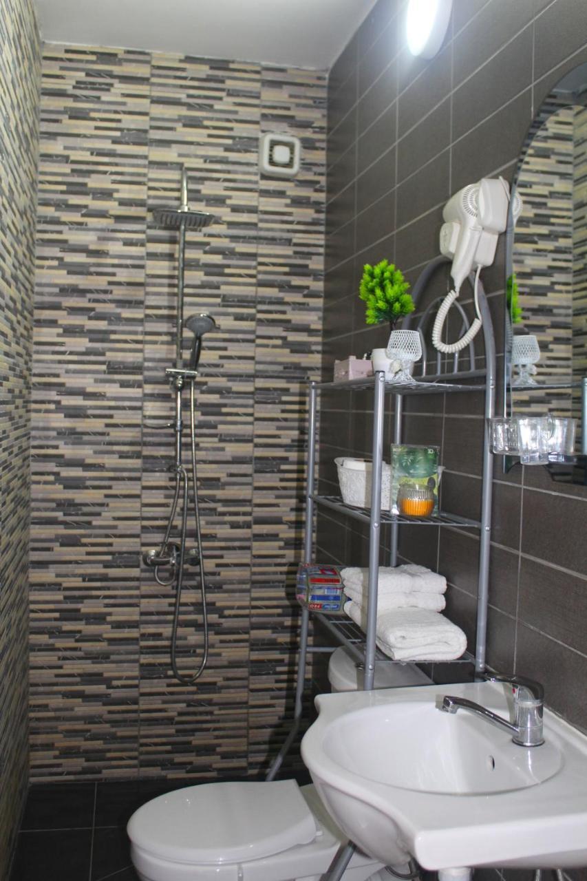 Hotel Kika Prishtinë Ngoại thất bức ảnh