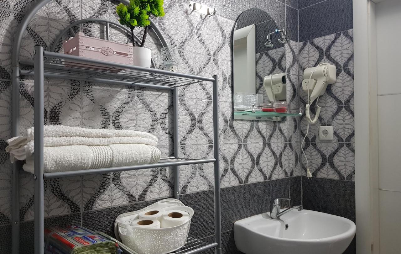 Hotel Kika Prishtinë Ngoại thất bức ảnh
