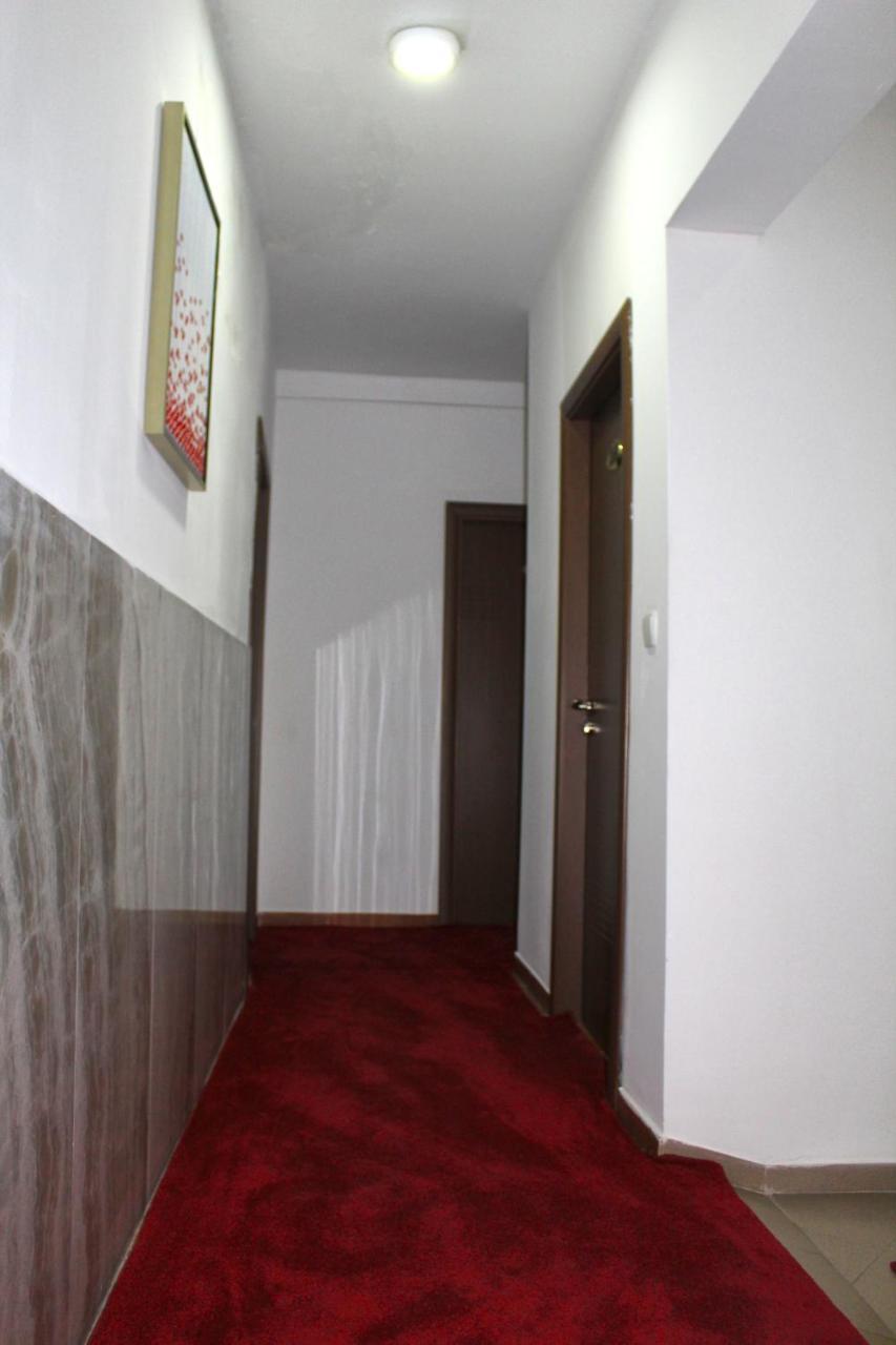Hotel Kika Prishtinë Ngoại thất bức ảnh