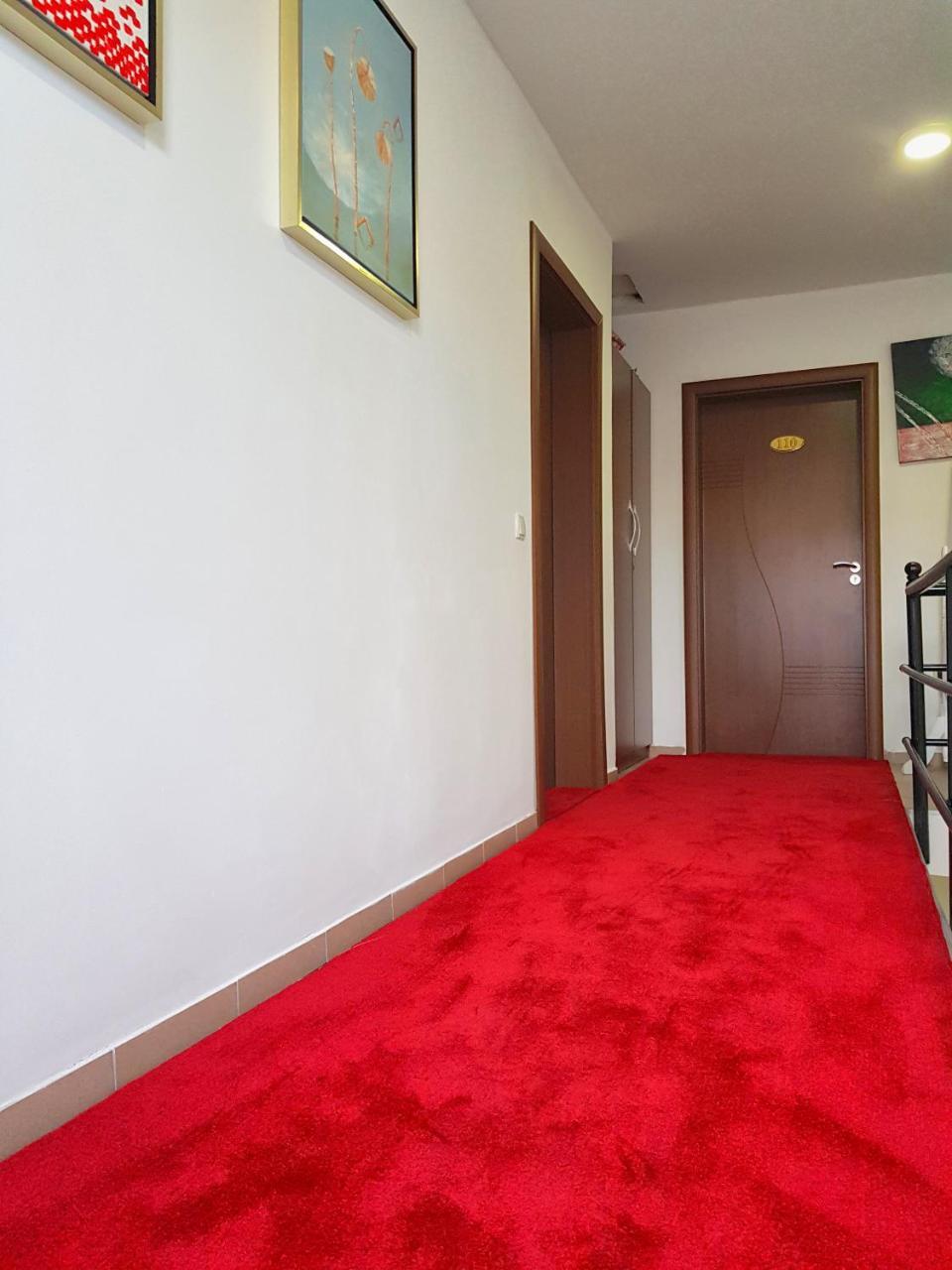 Hotel Kika Prishtinë Ngoại thất bức ảnh
